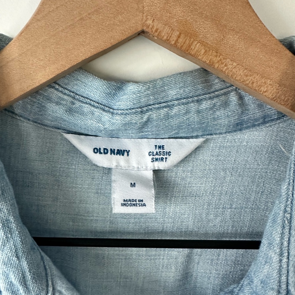 Old Navy Light Blue Denim Button-Down Shirt - Picture 3 of 8